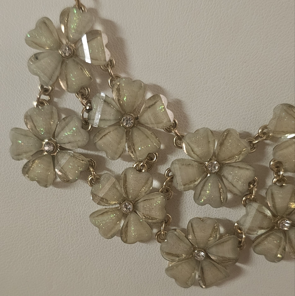 Vintage Signed Flower Necklace. - Picture 3 of 7